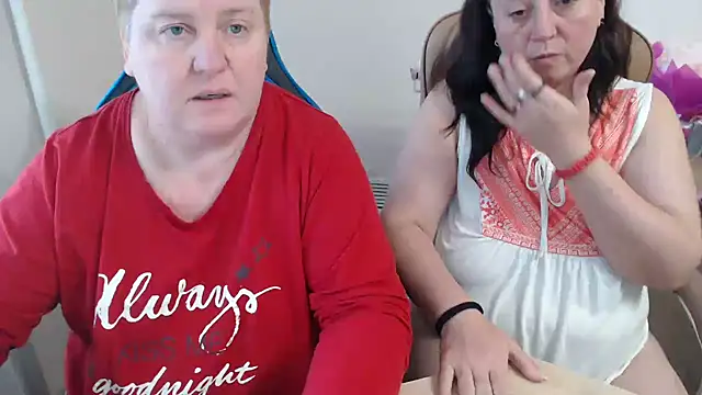 Bertie_Adeline's cam snapshot