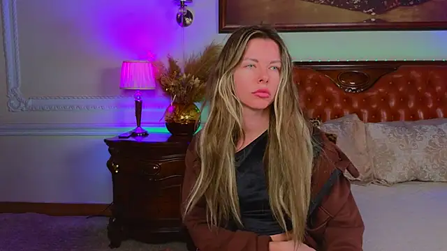 Real_Tini's cam snapshot