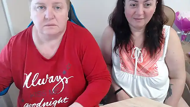 Bertie_Adeline's cam snapshot