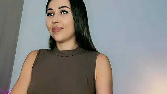 oh-my-mia's cam snapshot