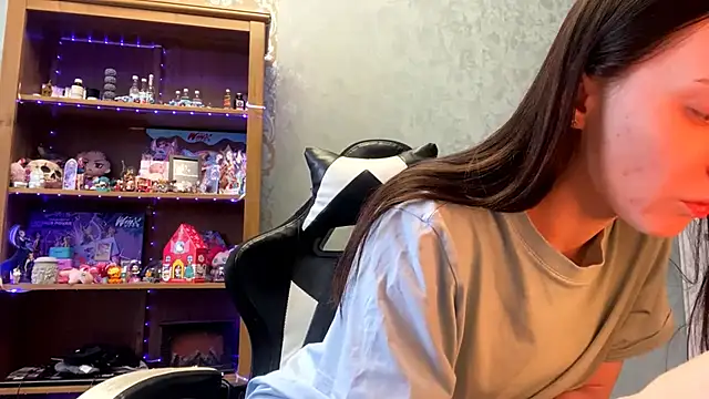 CyberAIice's cam snapshot