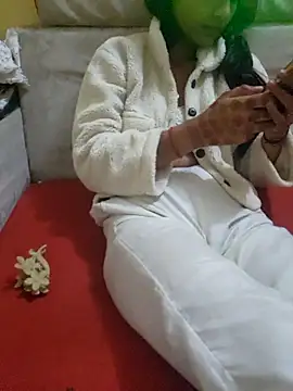 SLIMDIVAA's cam snapshot