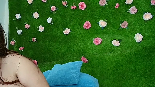 Huge_Titties_'s cam snapshot