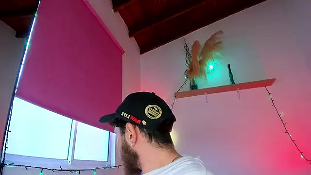 Juan_Castano live sex cam