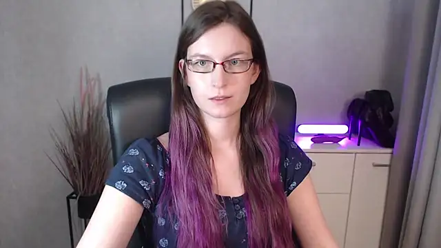 emmaxDelight's cam snapshot