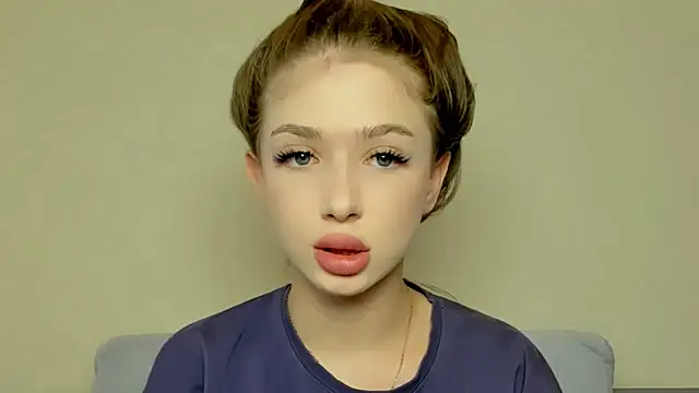 ElleLuv_'s cam snapshot