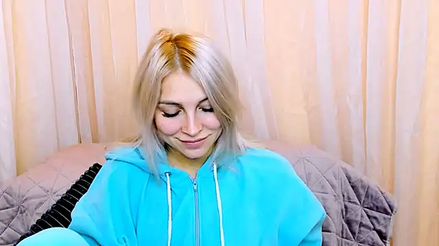 FoxyKathryn's cam snapshot