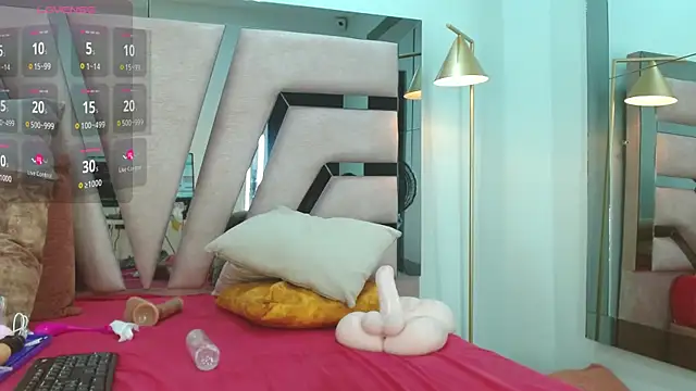 cintia_hills's cam snapshot