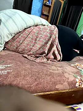 lonlygirlpriya7's cam snapshot