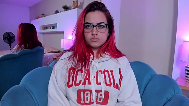 Sophie_Russell_'s cam snapshot