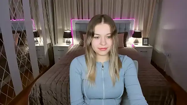 SimaHeaven's cam snapshot