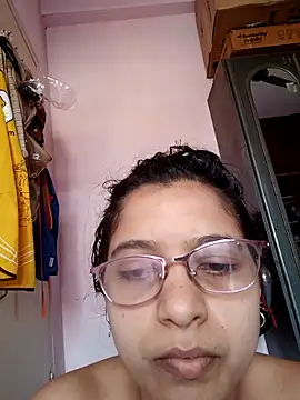 thanusi_2's cam snapshot