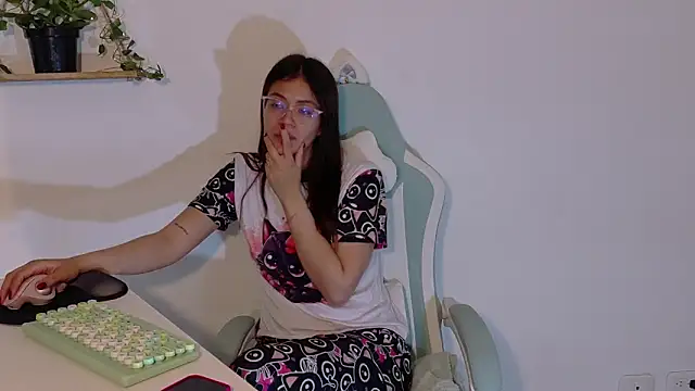 Emerald_Sparkles_'s cam snapshot