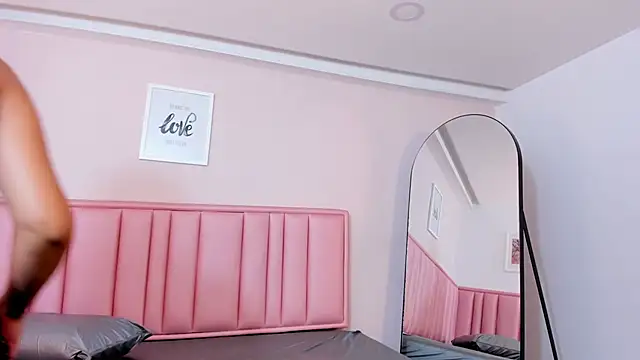 mariana_pregnant_'s cam snapshot