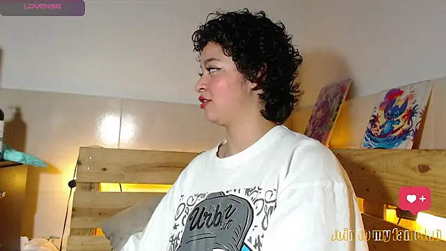 Bitsy_Messy's cam snapshot