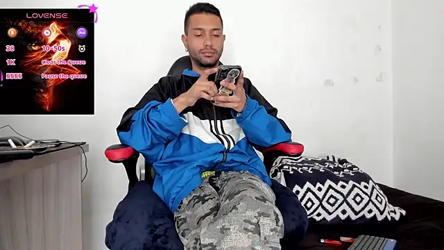 Aron_Baylor live sex cam