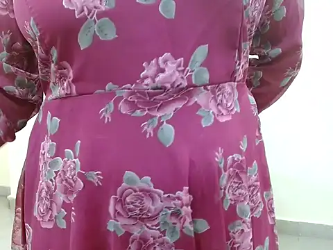 LovingPihu's cam snapshot