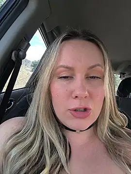 Mona_Plus's cam snapshot