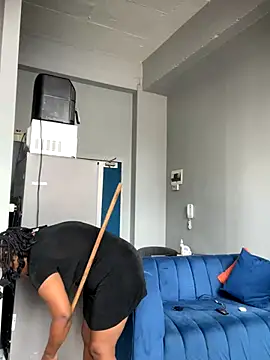 Curveysinaa live sex cam