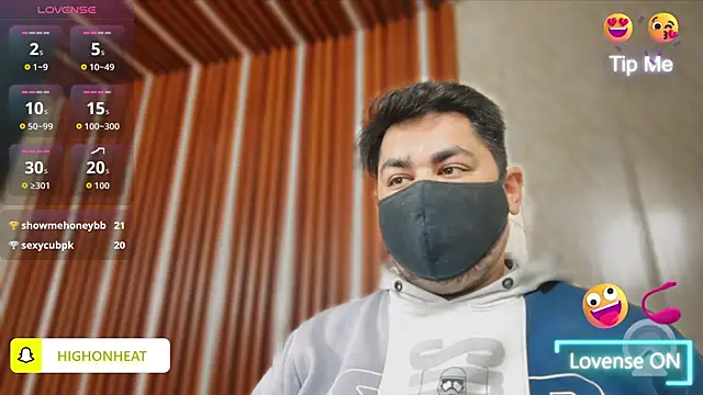 HighOnHeat live sex cam