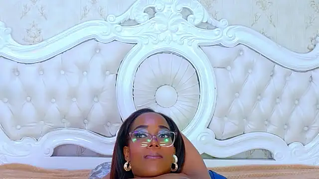 Kelly_Swift's cam snapshot