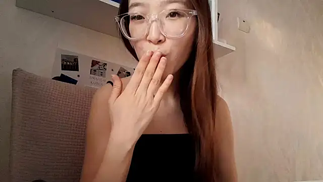 MollyTiger's cam snapshot