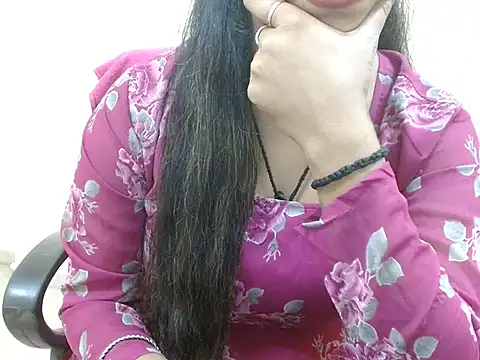 LovingPihu's cam snapshot