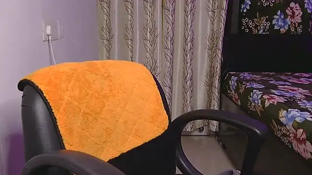 Hey_Jully's cam snapshot