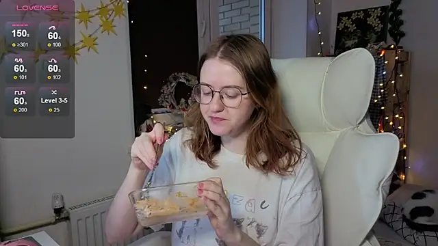 urstripchatgf's cam snapshot