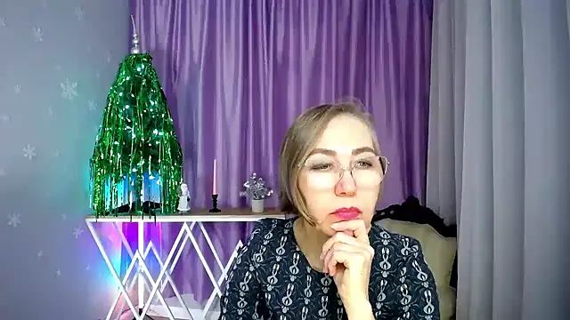 queen_a_n_i's cam snapshot