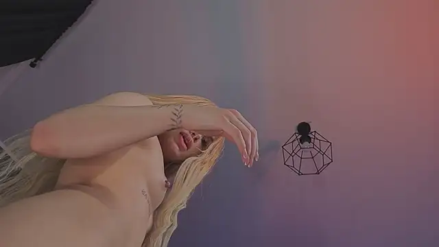 __Miray__'s cam snapshot