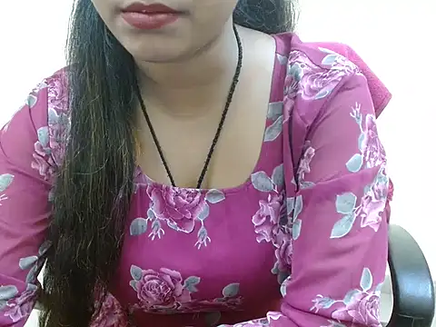 LovingPihu's cam snapshot