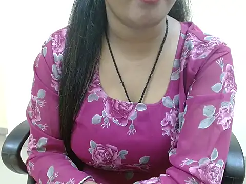 LovingPihu's cam snapshot