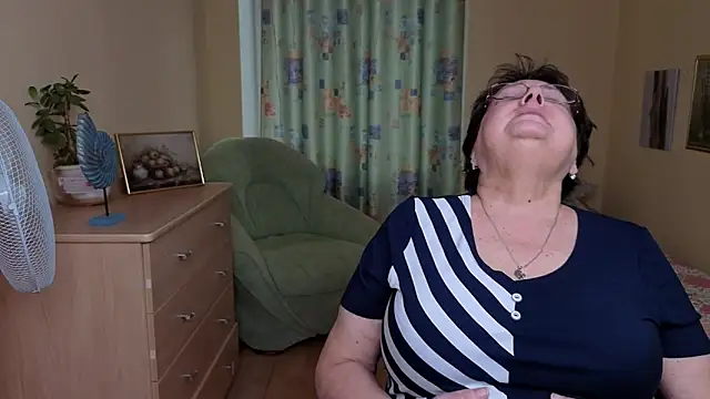 Margo_Moll's cam snapshot