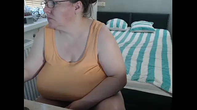 Sweetboobs's cam snapshot