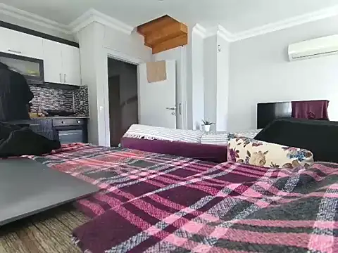 ALPHANDRE live sex cam