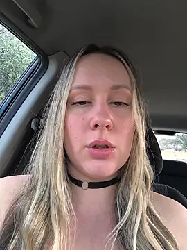 Mona_Plus's cam snapshot