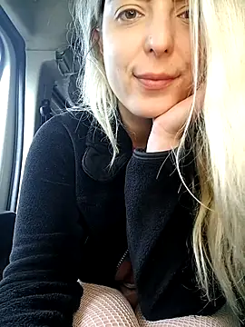 dolcehelena993 live sex cam