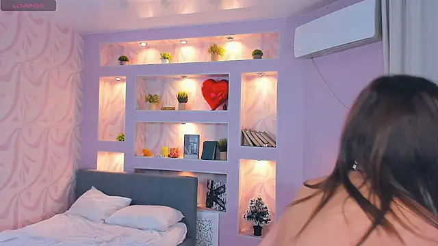 FloraDobb's cam snapshot