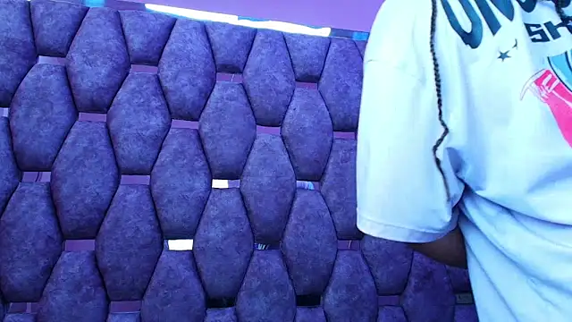 AlaSmith's cam snapshot