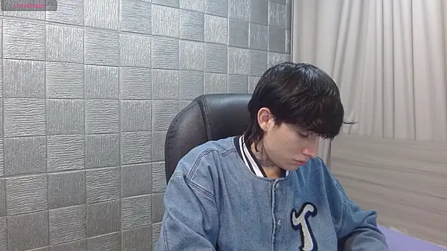 Iantwink18's cam snapshot