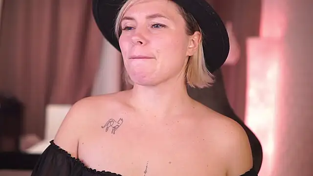 Charming_Daphny live sex cam