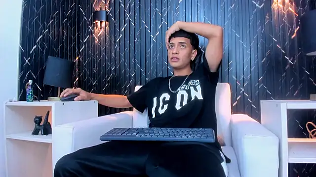 Matt_Ruso live sex cam