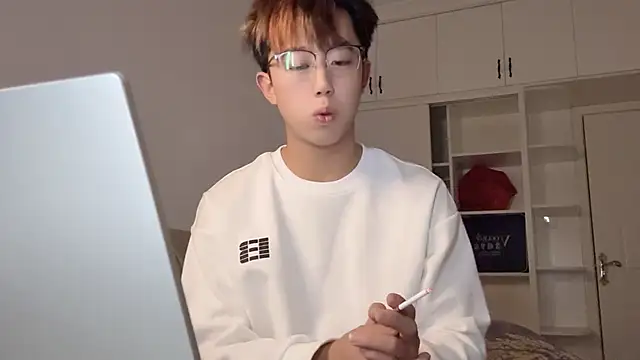 STxuguanhan's cam snapshot