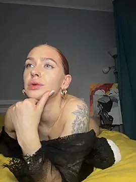 LittleFox___'s cam snapshot