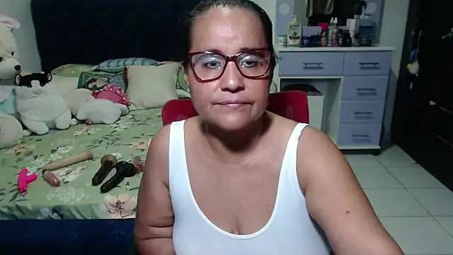 pervert_mommy_'s cam snapshot