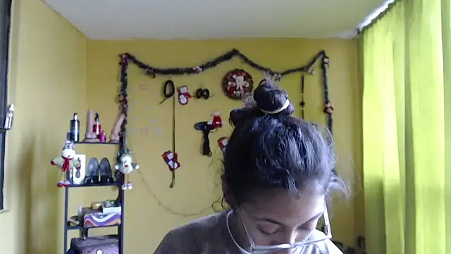 Violet_And_Smith's cam snapshot