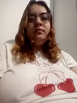 SpicyEmily_XX's cam snapshot