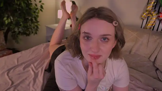 ELLIEJAY's cam snapshot