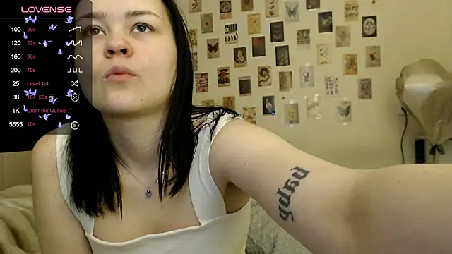 BettyandRich_'s cam snapshot